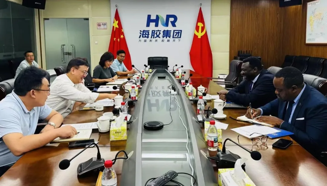 赞比亚驻广州总领馆总领事一行与利来囯际座谈